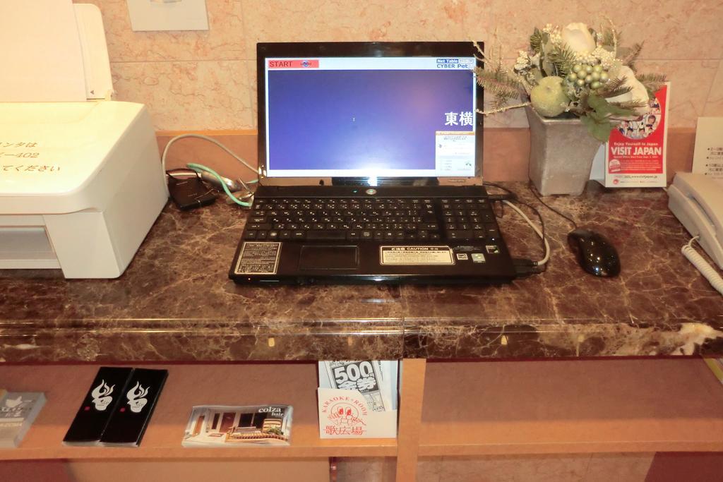 Toyoko Inn Tokyo Shinagawa-Eki Takanawa-Guchi Bagian luar foto