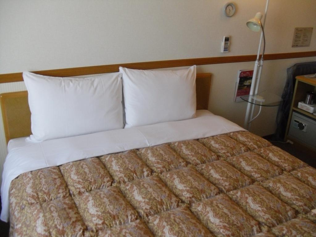 Toyoko Inn Tokyo Shinagawa-Eki Takanawa-Guchi Bagian luar foto