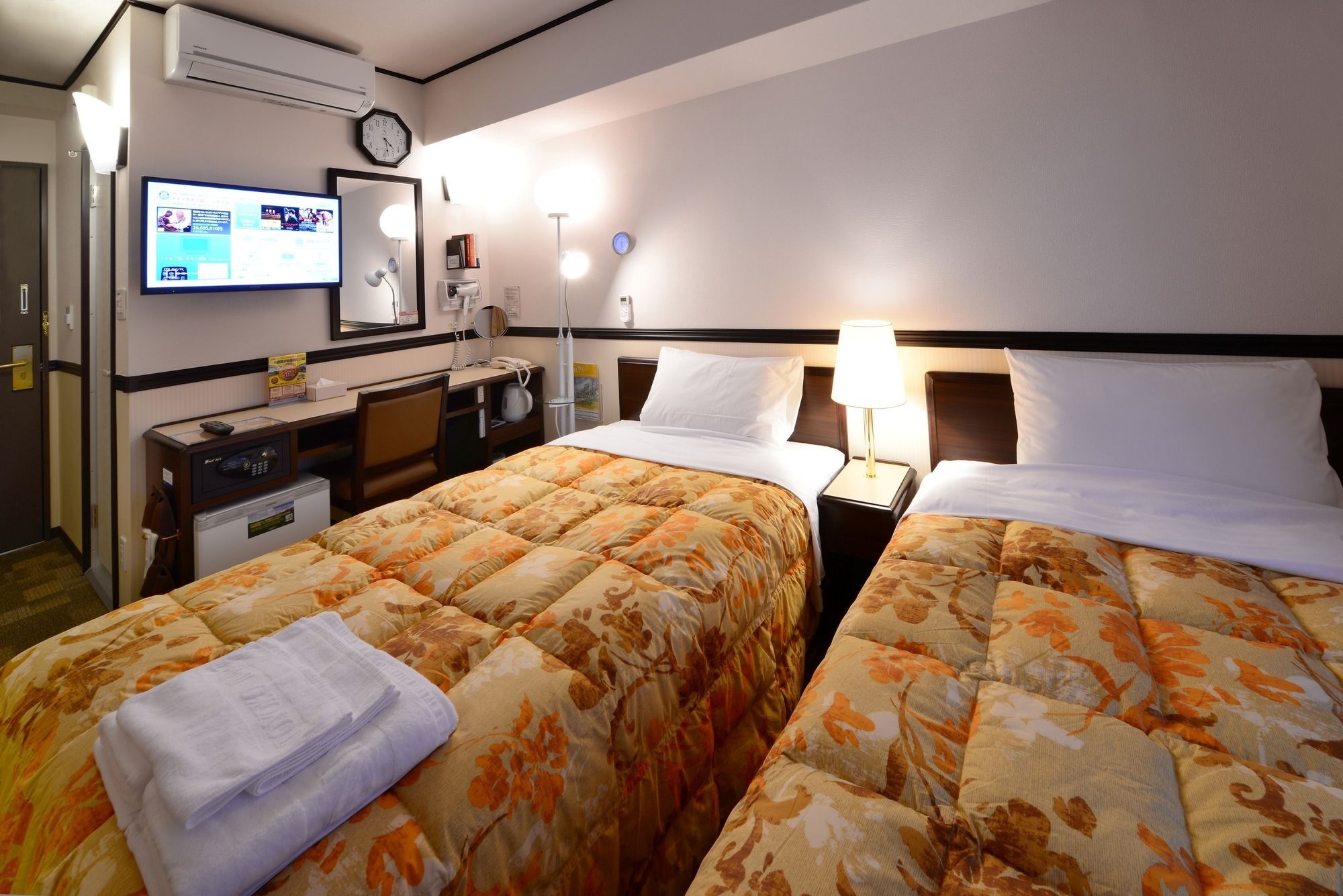 Toyoko Inn Tokyo Shinagawa-Eki Takanawa-Guchi Bagian luar foto